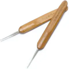 Dreadlocks Crochet Hooks for Hair 2Pcs/Set (0.5Mm+0.75Mm) Bamboo Handle Locs Crochet Needle Steel Crochet Hook Lock for Braid Craft
