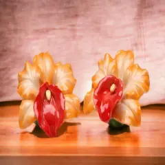 Ceramic Orchid Flower Salt and Pepper Shakers, Home D&eacute;cor, Gift for Her, Mom, Kitchen D&eacute;cor, Farmhouse D&eacute;cor, Vintage Decor