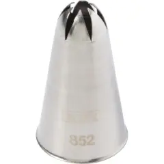 #852 Deep Cut Closed Star Decorating Tip, 1ct