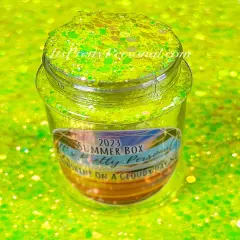 "Sunshine On A Cloudy Day XL&rdquo;- Makers Monthly Box Color 2023 Summer