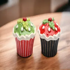 Ceramic Christmas Holly Cupcake Salt & Pepper Shakers, Home D&eacute;cor, Gift for Her, Gift for Mom, Kitchen D&eacute;cor, Bakery D&eacute;cor, Caf&eacute; D&eacute;cor