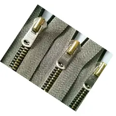 Zipper &ndash; Zebra Pocket 5" 6MM Two-Tone Gold/Silver Teeth Closed Bottom