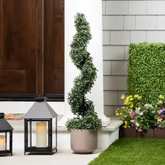 Northlight Two-Toned Boxwood Spiral Artificial Topiary Tree in Round Pot - 3' Green