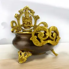 Brass Laxmi Urli Bowl 6.6 Inch &ndash; Indian Ethnic Lakshmi Urli Bowls for Floating Flowers, Home Temple Decor, Center Table, Pooja Room, Diwali Decoration, Showpiece, Housewarming Gift