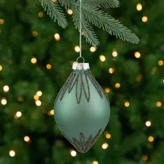 Northlight Matte Finial with Glittered Starburst Glass Christmas Ornament - 5" - Green