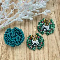SKULL HOLLY WREATH | CHRISTMAS 2023 | CLAY CUTTER