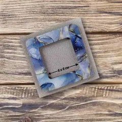 Magnetic embroidery hoops