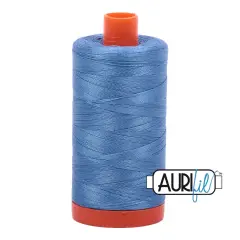 Light Wedgewood (2725) | 50wt Large Spool (1300M / 1422Y) | Aurifil Thread