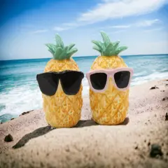 Ceramic Pineapples Wearing Sunglasses Salt and Pepper Shakers, Home D&eacute;cor, Gift for Her, Gift for Mom, Kitchen D&eacute;cor