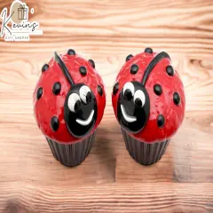 Ceramic Ladybug Cupcake Salt & Pepper Shakers, Home D&eacute;cor, Gift for Her, Gift for Mom, Kitchen D&eacute;cor, Bakery D&eacute;cor, Caf&eacute; D&eacute;cor