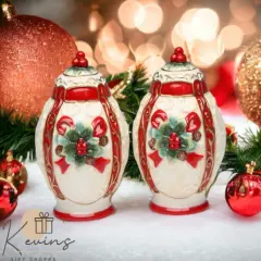 Ceramic Christmas Poinsettia Salt & Pepper Shakers, Home D&eacute;cor, Gift for Her, Gift for Mom, Kitchen D&eacute;cor, Christmas D&eacute;cor