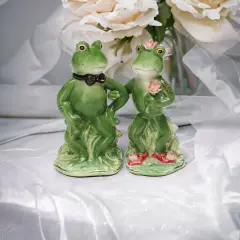 Ceramic Frog Couple Salt & Pepper Shakers, Wedding D&eacute;cor, Wedding Gift, Anniversary D&eacute;cor or Gift, Home D&eacute;cor, Kitchen Decor