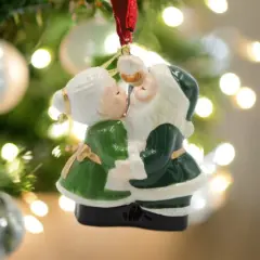 Ceramic Irish Green Kissing Santa Couple Ornament, Home D&eacute;cor, Gift for Her, Gift for Mom, Kitchen D&eacute;cor, Christmas D&eacute;cor, Irish Decor
