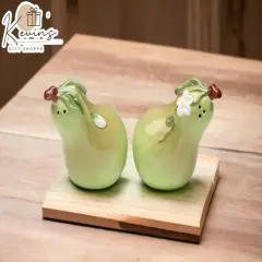 Hand Painted Ceramic Pear Salt & Pepper Shakers, Home D&eacute;cor, Gift for Her, Gift for Mom, Kitchen D&eacute;cor, Farmhouse D&eacute;cor