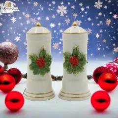 Ceramic Christmas Holly Salt And Pepper Shakers, Home D&eacute;cor, Gift for Her, Gift for Mom, Kitchen D&eacute;cor, Christmas D&eacute;cor