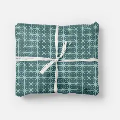 Minimal Ornament Gift Wrap