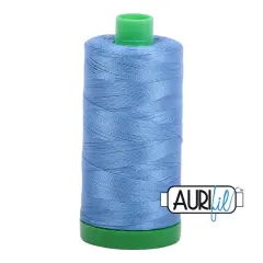 Light Wedgewood (2725) | 40wt Large Spool (1000M / 1094Y) | Aurifil Thread