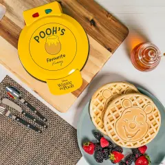 Uncanny Brands Disney Winnie the Pooh Waffle Maker