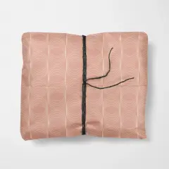 Fine Line Circle Pattern Busk Gift Wrap