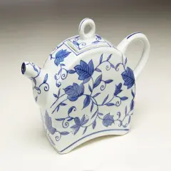 AA Importing 59786 Blue And White Teapot