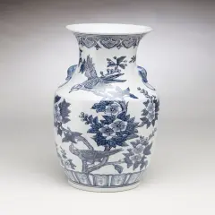 AA Importing 59844 Blue And White Vase