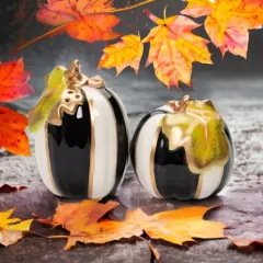 Ceramic Black and White Pumpkin Salt And Pepper Shakers, Home D&eacute;cor, Gift for Her, Gift for Mom, Kitchen D&eacute;cor, Fall D&eacute;cor, Halloween D&eacute;cor