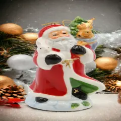 Ceramic Christmas Santa Carrying The Presents Ornament, Home D&eacute;cor, Gift for Her, Gift for Mom, Kitchen D&eacute;cor, Christmas D&eacute;cor