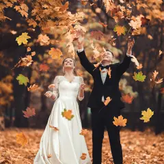 200-Pack Artificial Maple Leaves