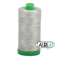 Light Laurel Green (2902) | 40wt Large Spool (1000M / 1094Y) | Aurifil Thread
