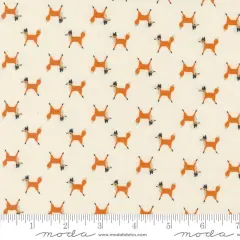 Fox Trot in Cloud (48394 11) | Woodland Wonder | Gingiber | Moda