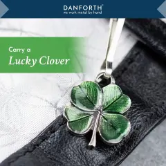 Green Clover Zipper Pull