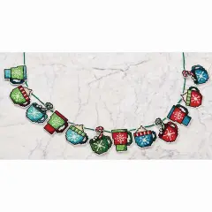 HerrschnersPeppermint Cocoa Garland Plastic Canvas Kit Multi