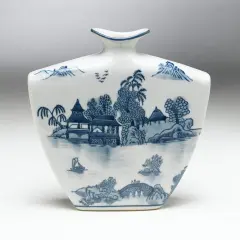 AA Importing 59725 Flat Blue And White Vase