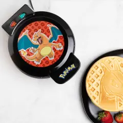 Uncanny Brands Pok&eacute;mon Charizard Waffle Maker