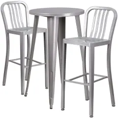 Merrick Lane Evelyne Outdoor Dining Set with 24" Round Table and Slatted Back Bar Stools with Footrests Silver