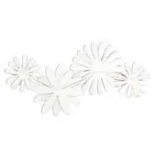 Fetco Mambas White Floral Chain Metal Wall Art