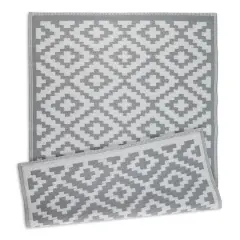 DII&reg; Mesa Diamonds Outdoor Rug, 4ft. x 6ft. Gray/White