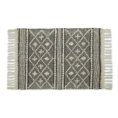 DII&reg; Diamond Textured Hand-Loomed Rug, 2ft. x 3ft. Natural and Black