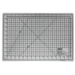 Pro Art&reg; White Cutting Mat, 12" x 18"