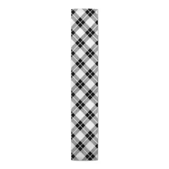 Diagonal Plaid Indoor/Outdoor Table Runner Black