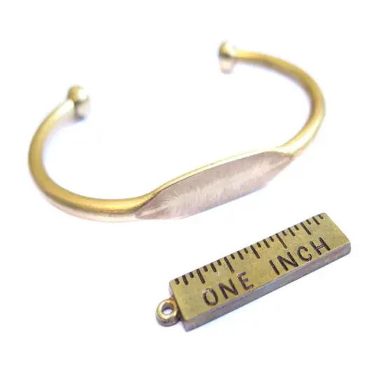 Engraving Cuff Bracelet - Small Wrist / Child Size (J617) (1x) {2}