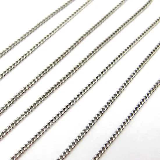Dainty Curb Chain (C923) {1}