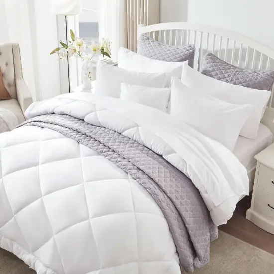 SLEEP ZONE White Reversible Queen Size Cooling Comforter {1}