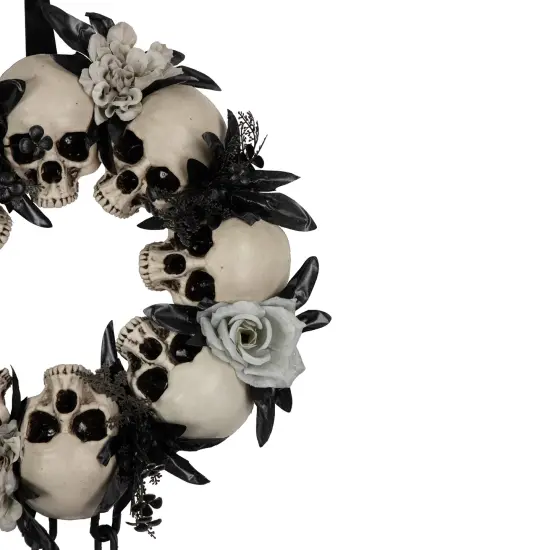 Northlight Skulls and Chains with Roses Halloween Wreath - 15" - Unlit Gray {5}