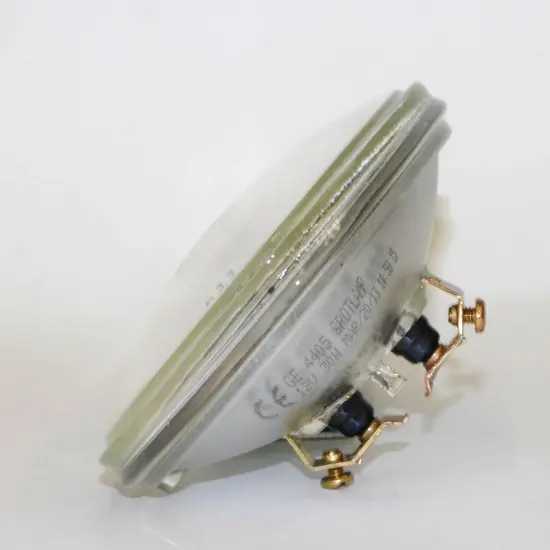 GE4405 - 30w PAR36 Screw Terminals Tractor Bulb {3}