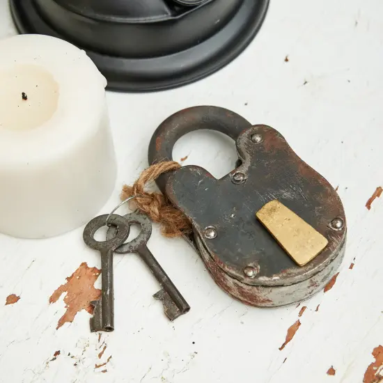 Decorative Halloween Padlock with Keys Accent Home Decor {2}