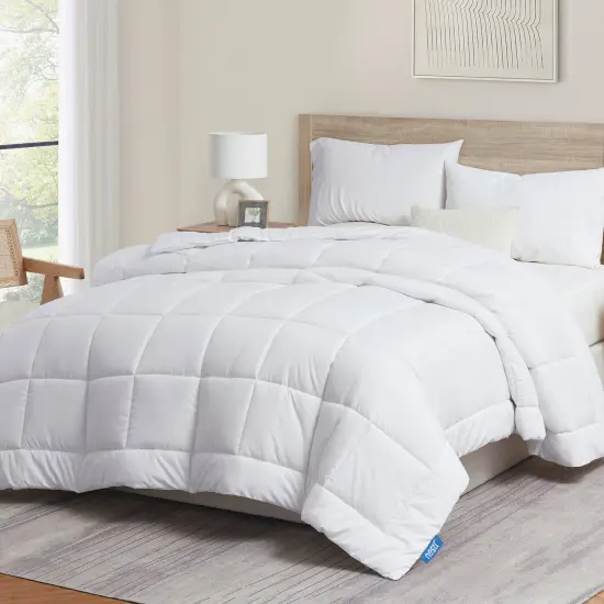 Nestl Down Alternative Comforter White {1}