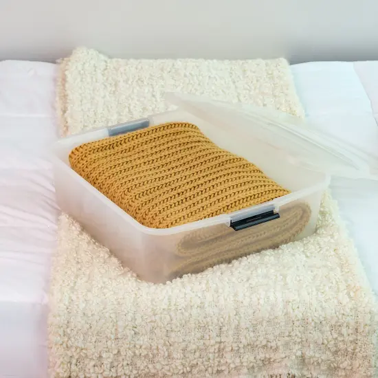 IRIS USA 33 Qt Plastic Under Bed Storage Organizer Bin Container with Secure Lids and Durable Black Buckles, Multi-Purpose for Clothes, Shoes, Clothing, and Bedding, Short, Clear, 3 Pack {4}