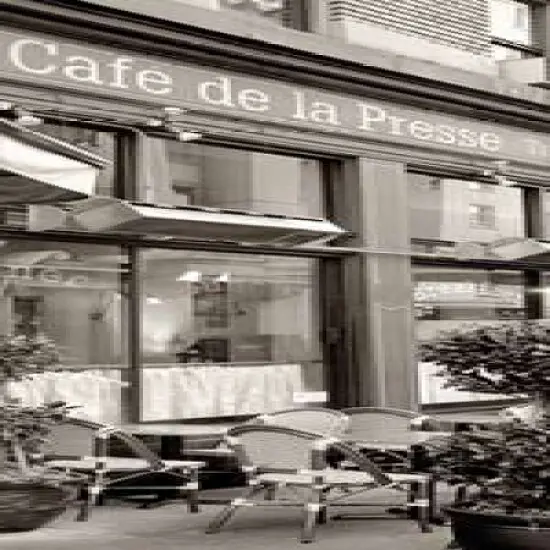 Cafe la Presse Pano - 1 Poster Print by Alan Blaustein - Item # VARPDXABSFV24 {1}