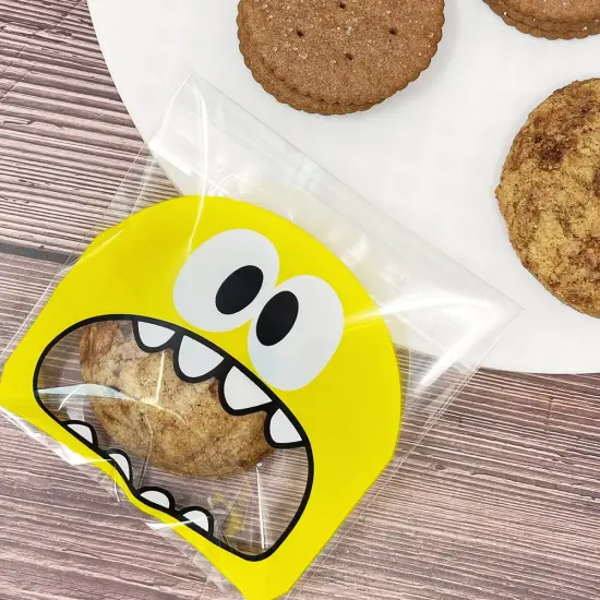 Wrapables Transparent Self-Adhesive 4" x 4" Candy and Cookie Bags, Favor Treat Bags for Parties and Wedding (200pcs) Cookie Gobbler {5}